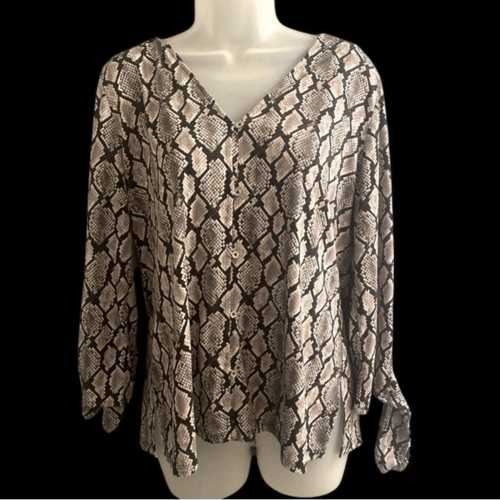 Michael Kors Women’s Pink Snakeskin Pattern Button Down Vneck 3/4 Sleeve Top